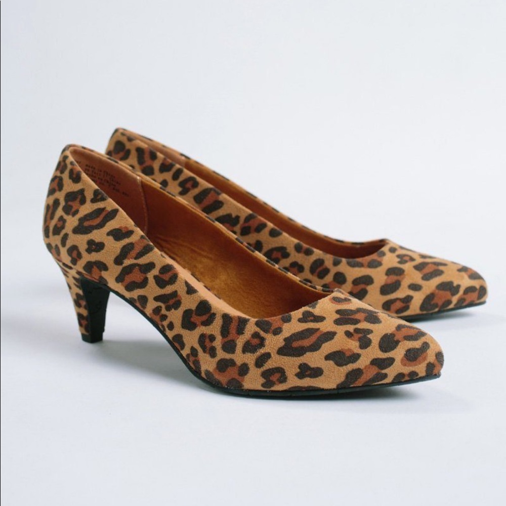 NIB Vegan Kitten Heel Leopard Pointy Toe Pump - Picture 2 of 6